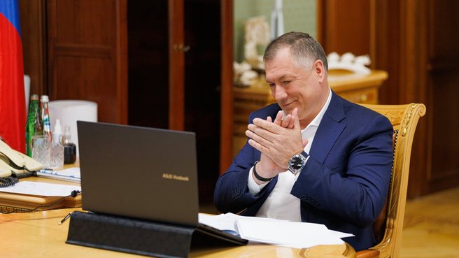Марат Хуснуллин принял участие в состыковке пролетов моста через Обь в Сургуте и открытии участка трассы М-5 «Урал» в Челябинской области